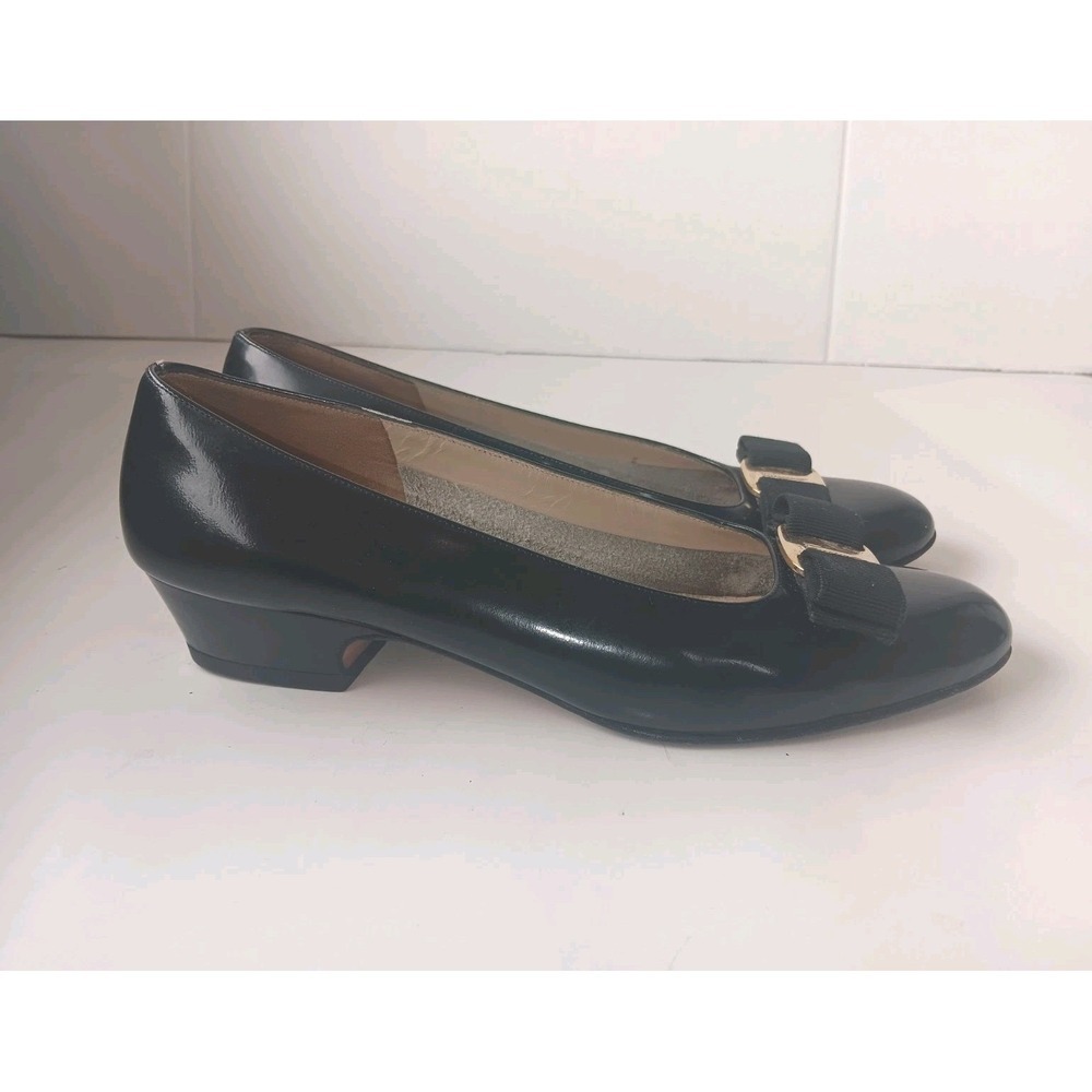 Salvatore Ferragamo Women's Black Leather Vara Bow Pumps – Size 6.5 2A